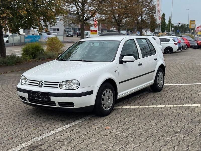 Weiß Gebraucht 2001 VW Golf IV Edition Limousine | 2.490 € (Fairer Preis) - Bild 1/4