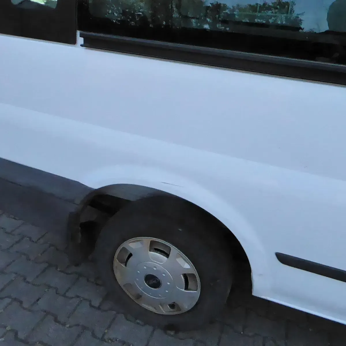 Second-hand Ford Transit 125 CP (91 kW) 2012 Alb Monovolum
