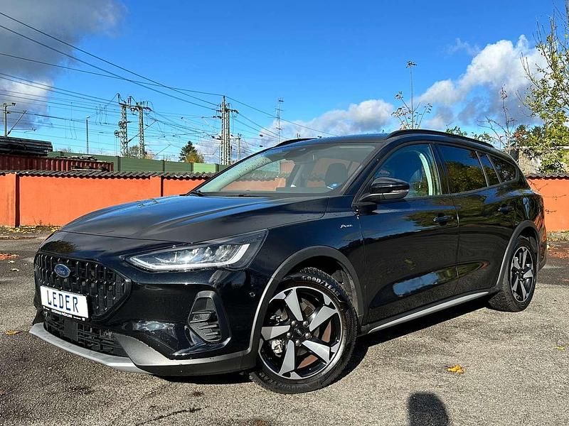 Obsidianschwarz metallic Gebraucht 2024 Ford Focus Active X Kombi | 25.990 € (Fairer Preis) - Bild 1/4