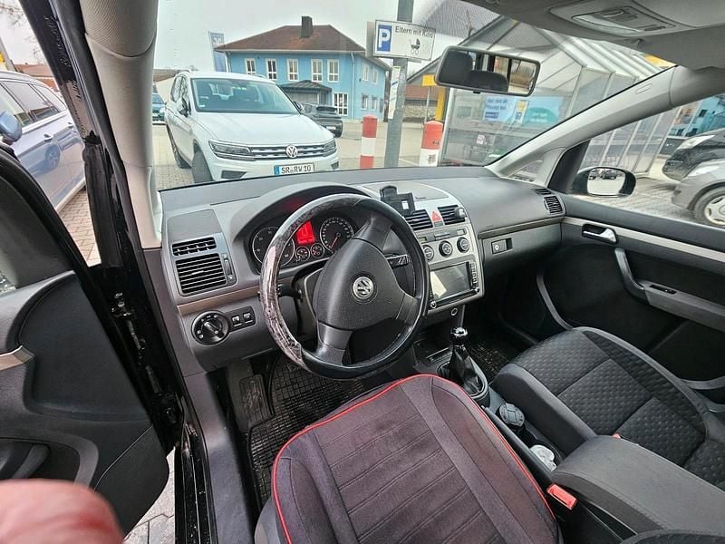 Gebraucht VW Touran 105 PS (77 kW) 2008 Schwarz Van / Kleinbus
