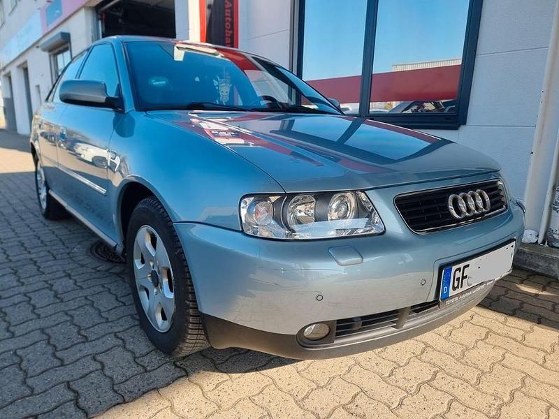 Gebraucht Audi A3 Attraction 125 PS (91 kW) 2001 Blau Kleinwagen