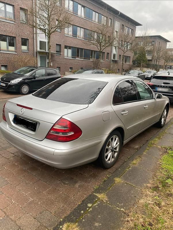 Brugt Mercedes E220 150 HK (110 kW) 2002 Sølv Sedan