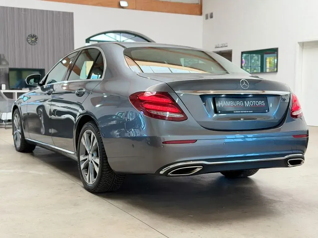 Używany Mercedes E200 Avantgarde 184 KM (135 kW) 2016 Szary Sedan/Limuzyna