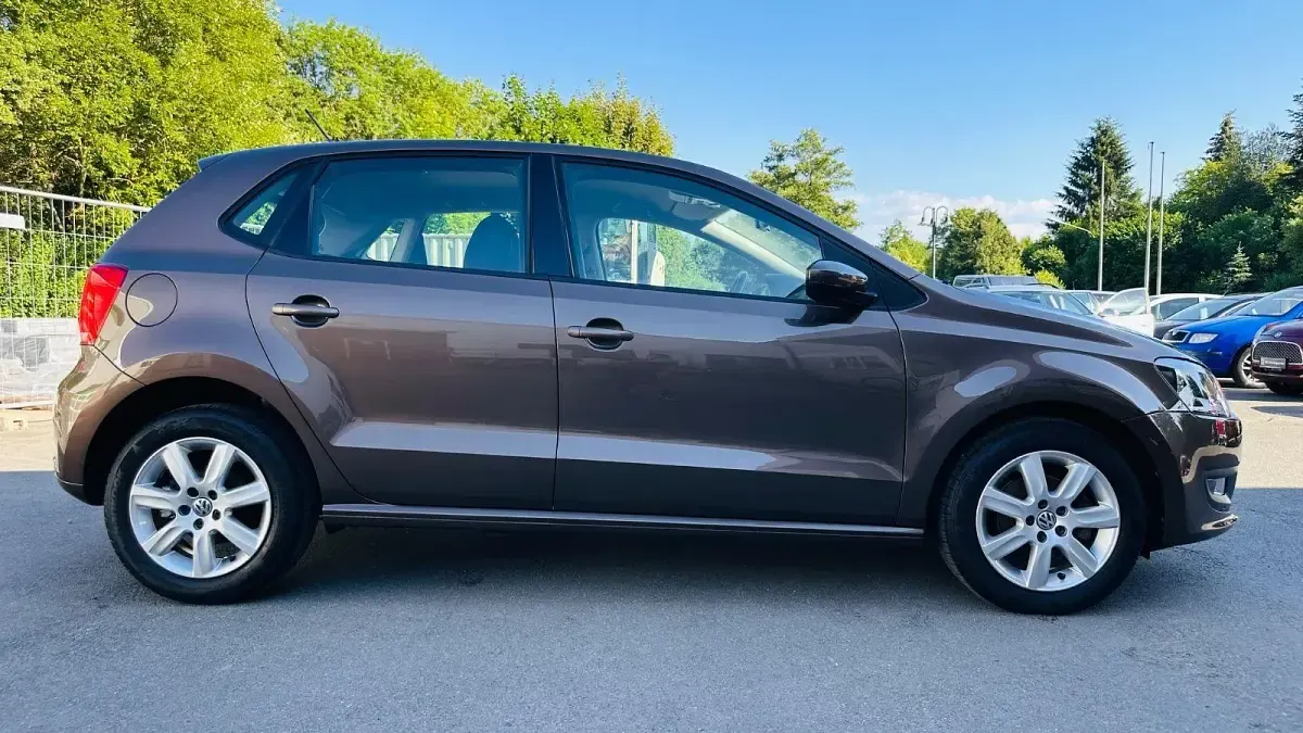 Gebraucht VW Polo Highline 90 PS (66 kW) 2013 Braun Kleinwagen