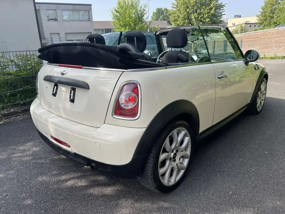 Gebraucht Mini One Cabriolet 102 PS (75 kW) 2011 Beige Cabrio