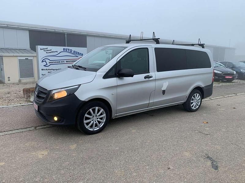 Silber Gebraucht 2018 Mercedes Vito Van / Kleinbus | 17.899 € (Fairer Preis) - Bild 1/4