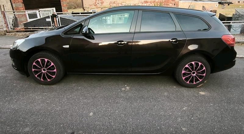 Gebraucht Opel Astra 179 PS (131 kW) 2013 Braun Kombi