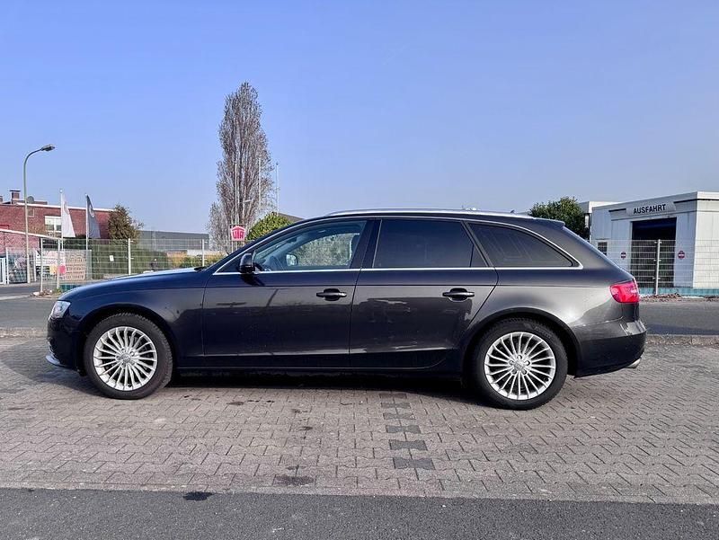 Gebraucht Audi A4 Ambiente 170 PS (125 kW) 2015 Grau Kombi