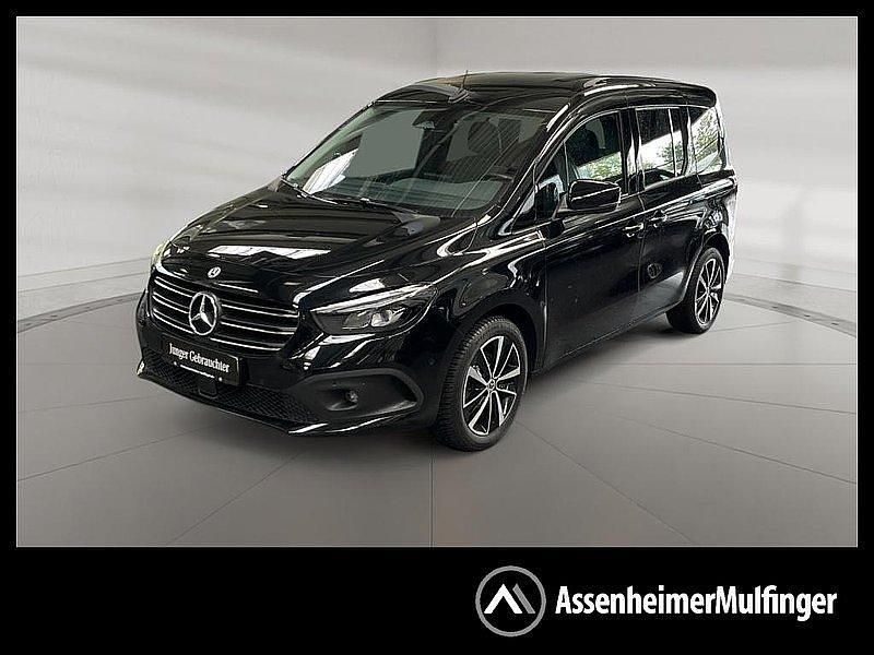 Loparitschwarz metallic Gebraucht 2023 Mercedes 180 Limousine | 28.980 € (Fairer Preis) - Bild 1/4