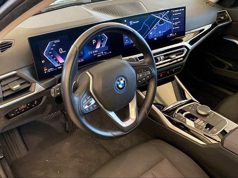 Gebraucht BMW 330e 184 PS (135 kW) 2022 Schwarz Kombi