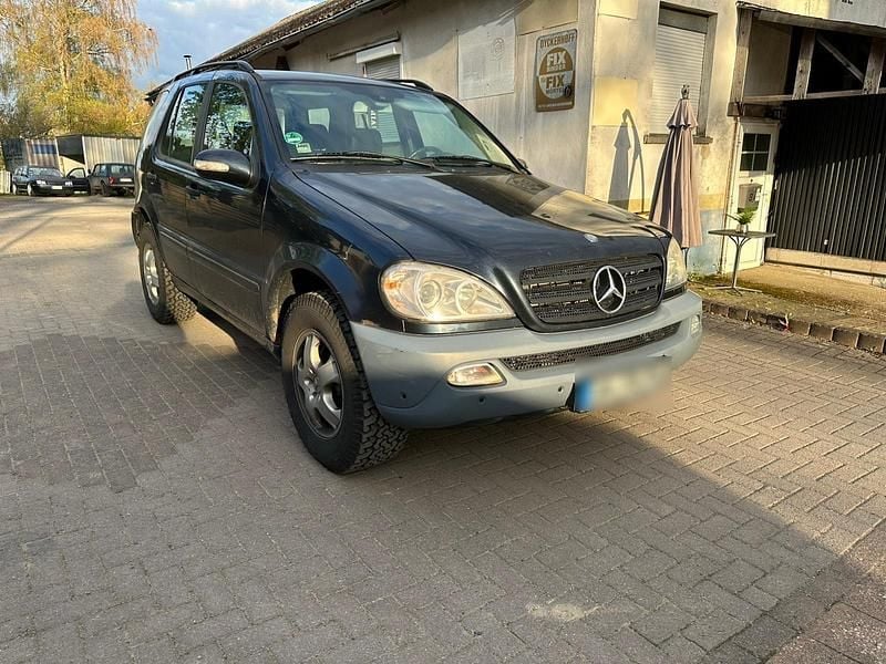 Second-hand Mercedes ML270 2003 SUV
