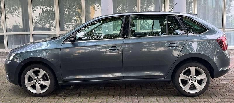 Gebraucht Skoda Rapid 95 PS (69 kW) 2019 Grau Kombi
