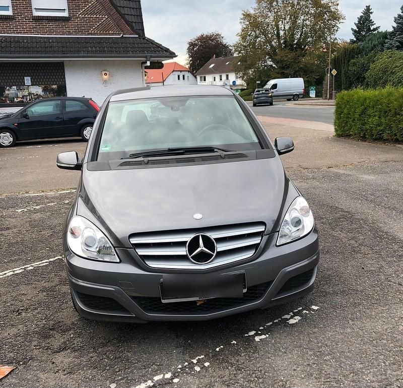 Braun Gebraucht 2009 Mercedes B160 Van / Kleinbus | 4.400 € (Guter Preis) - Bild 1/4
