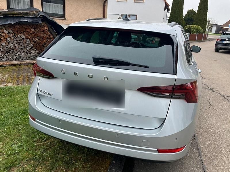 Second-hand Skoda Octavia First Edition 150 CP (110 kW) 2021 Argintiu Break