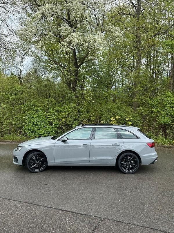 Second-hand Audi A4 Ambiente 136 CP (100 kW) 2021 Gri Break