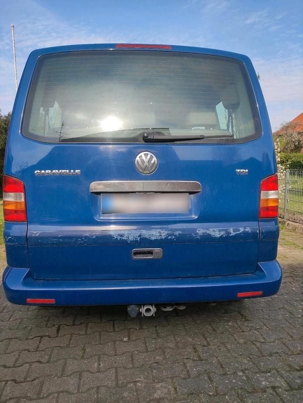 Second-hand VW Caravelle 84 CP (61 kW) 2005 Albastru Van