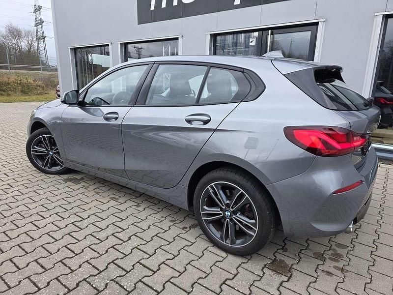 Gebraucht BMW 120 Sport Line 178 PS (130 kW) 2022 Skyscraper grau Kleinwagen