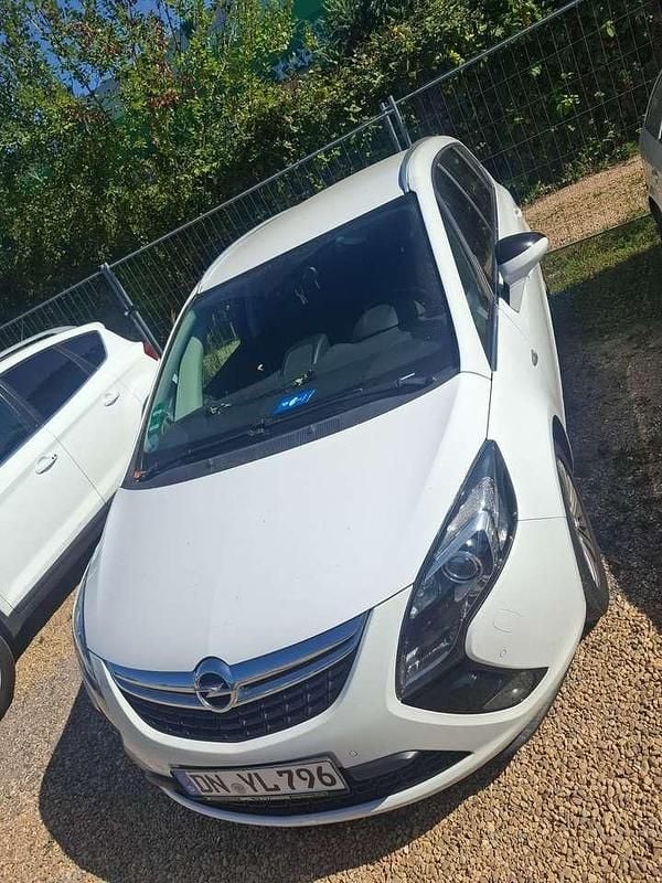 2.0 Gebraucht 2015 Opel Zafira Tourer Innovation Van / Kleinbus | 5.300 € (Superpreis) - Bild 1/4
