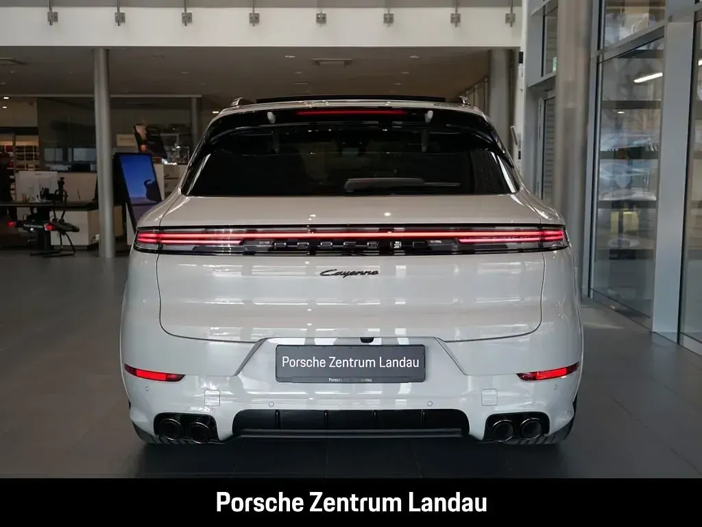 Gebraucht Porsche Cayenne E-Hybrid Black Edition 470 PS (345 kW) 2026 Weiß SUV