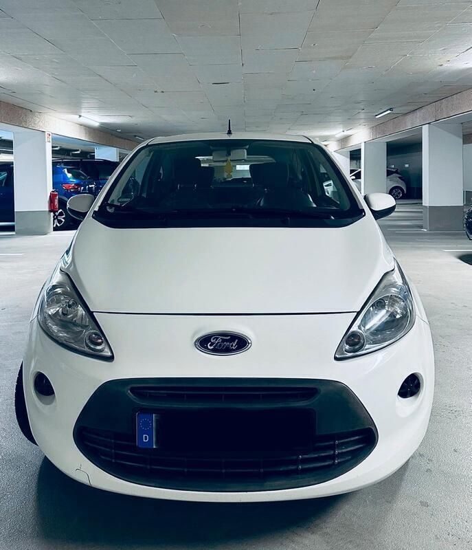 Weiß Gebraucht 2013 Ford Ka Cool & Sound Edition Kleinwagen | 3.700 € (Fairer Preis) - Bild 1/4