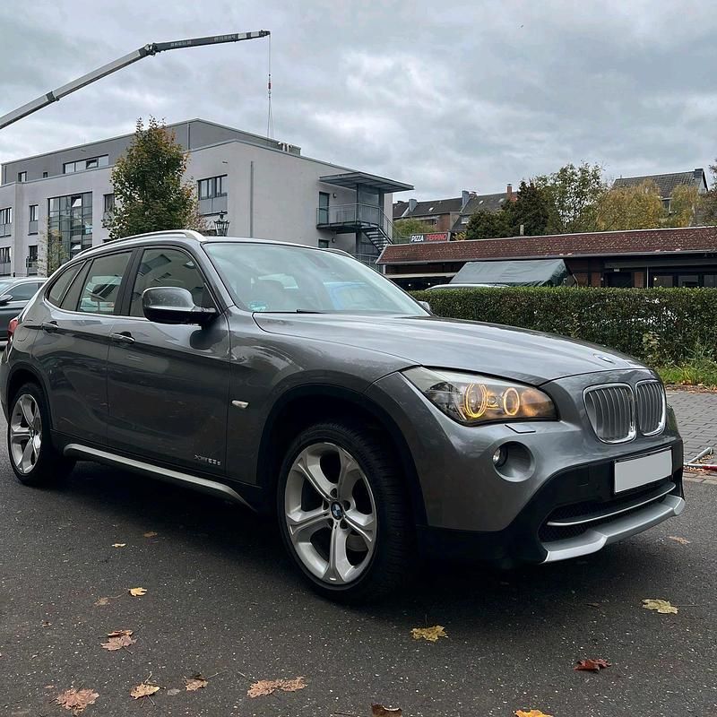 Silber Gebraucht 2012 BMW X1 Performance SUV | 10.800 € (Etwas zu teuer) - Bild 1/4