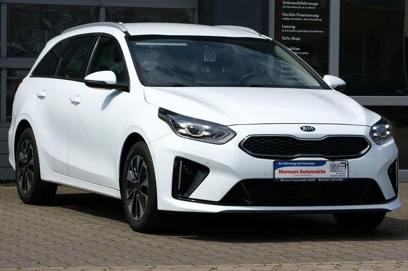Gebraucht Kia Ceed Sportswagon Spirit 141 PS (103 kW) 2021 Weiß Kombi