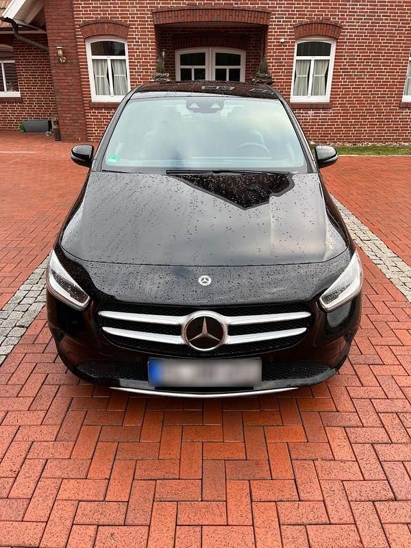 Gebraucht Mercedes B200 150 PS (110 kW) 2020 Schwarz Van / Kleinbus