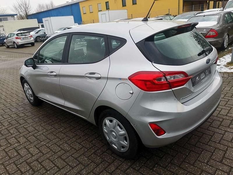 Używany Ford Fiesta 101 KM (74 kW) 2019 Srebrny Hatchback