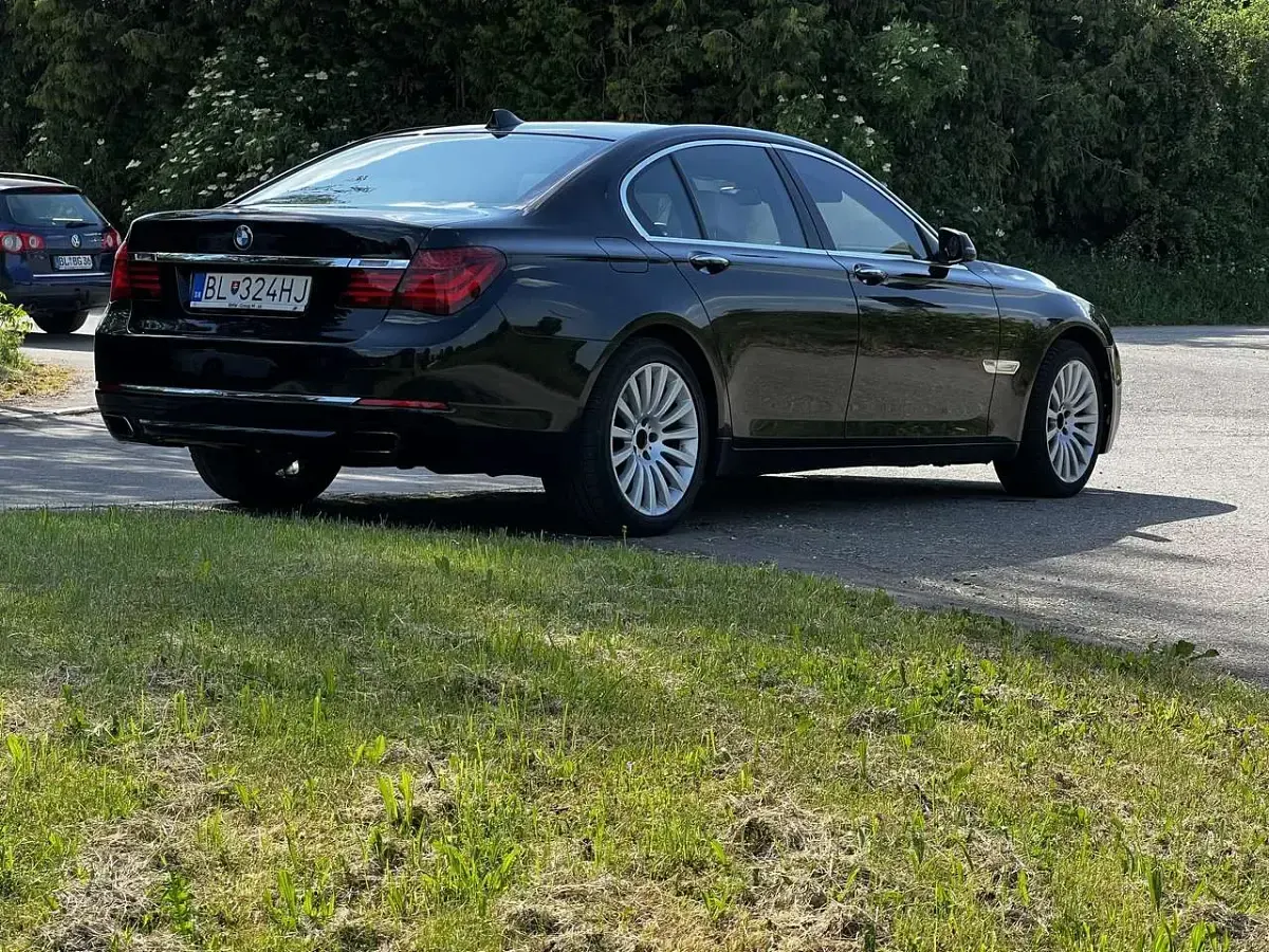 Gebraucht BMW 750 381 PS (280 kW) 2013 Schwarz Limousine