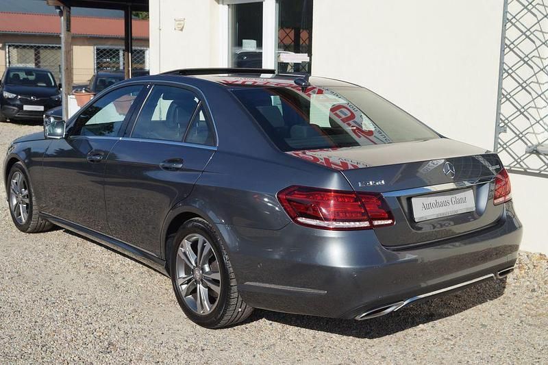 Gebraucht Mercedes E350 258 PS (189 kW) 2015 Selenitgrau Limousine
