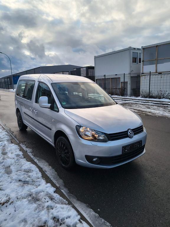 Gebraucht VW Caddy Maxi 105 PS (77 kW) 2013 Silber Van / Kleinbus