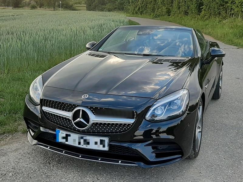 Gebraucht Mercedes SLC200 AMG line 184 PS (135 kW) 2017 Schwarz Cabrio