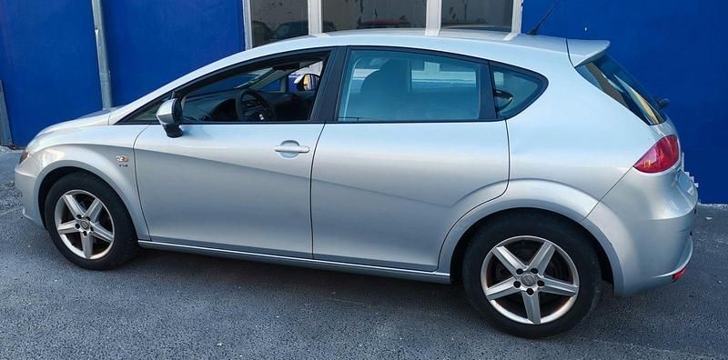 Second-hand Seat Leon 125 CP (91 kW) 2011 Argintiu Hatchback