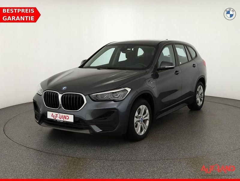 Grau Gebraucht 2022 BMW X1 SUV | 26.990 € (Fairer Preis) - Bild 1/4