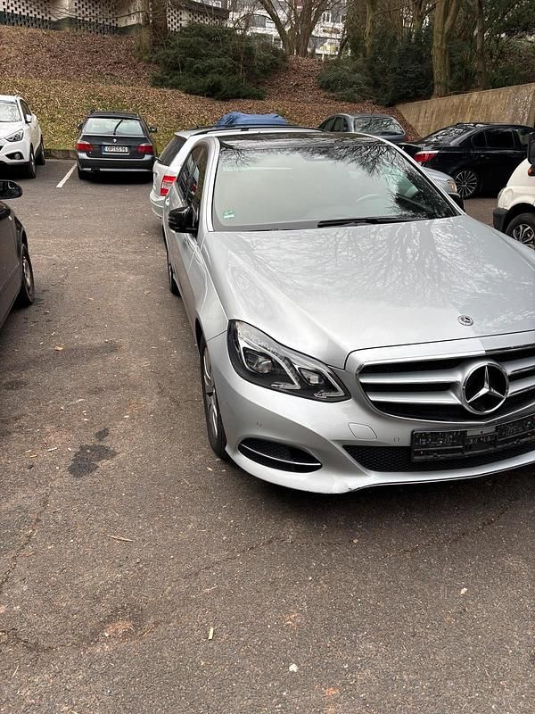 Gebraucht Mercedes E200 136 PS (100 kW) 2015 Silber Limousine