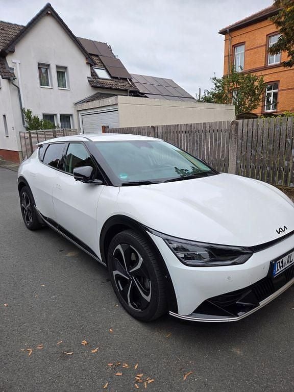 Weiß Gebraucht 2022 Kia EV6 4 SUV | 26.990 € (Guter Preis) - Bild 1/4