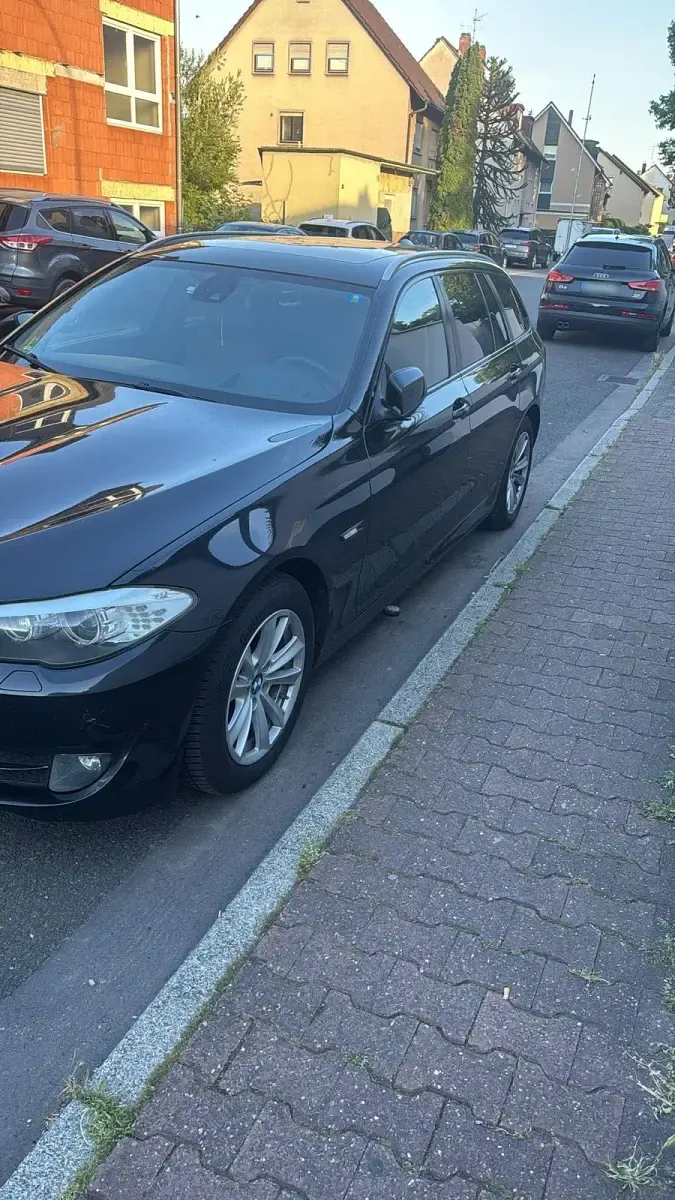 Gebraucht BMW 530 245 PS (180 kW) 2010 Schwarz Kombi
