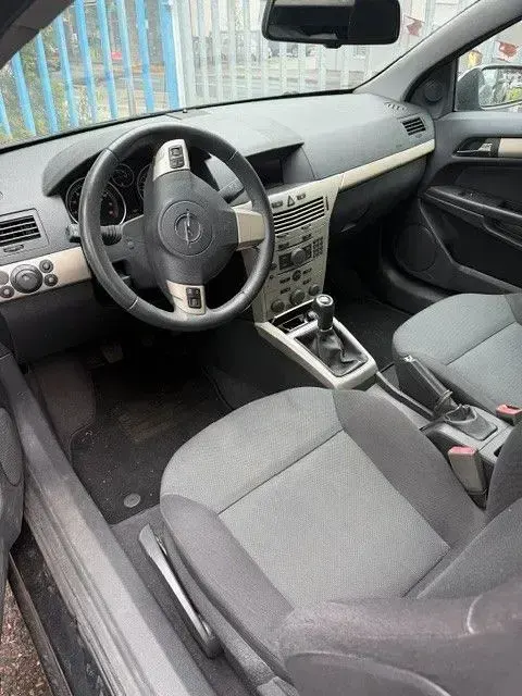 Gebraucht Opel Astra GTC Catch Me 116 PS (85 kW) 2007 Schwarz