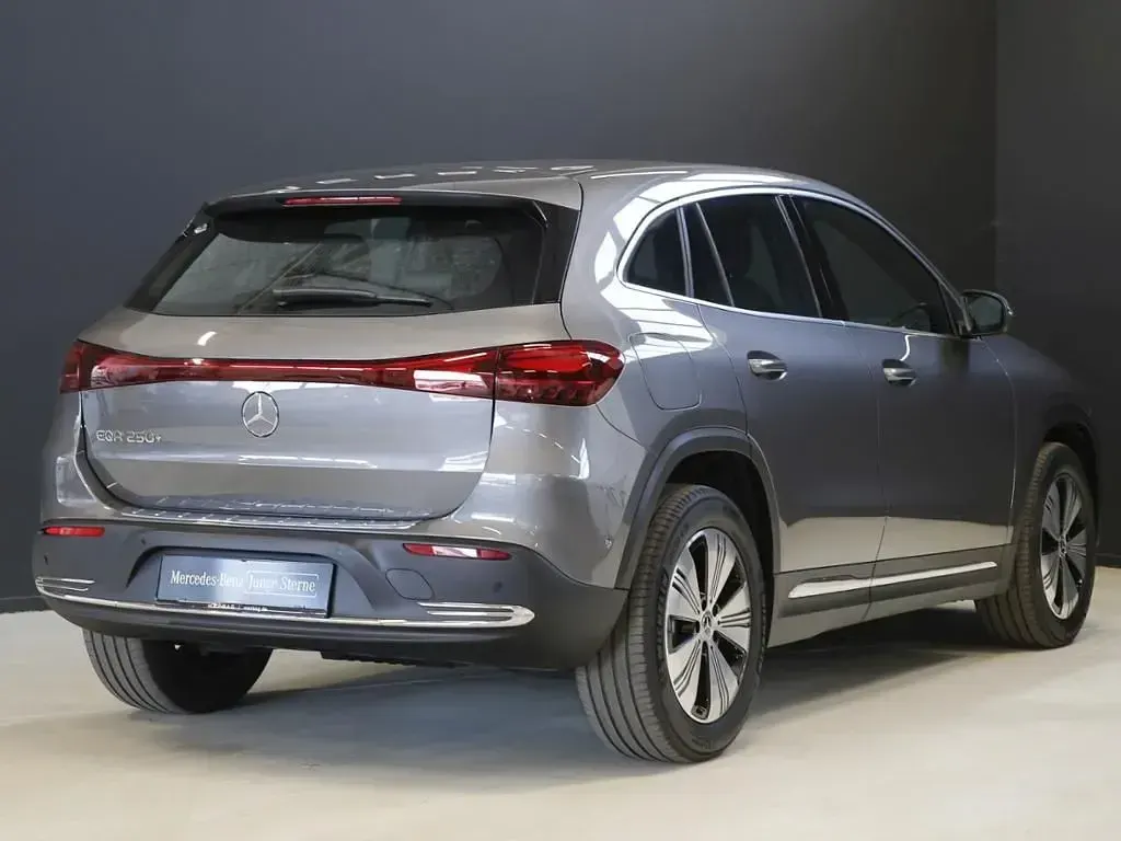 Gebraucht Mercedes EQA250+ Progressive 139 kW (190 PS) 2025 Mountaingrau metallic SUV