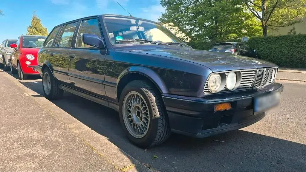 Gebraucht BMW 320 129 PS (94 kW) 1988 Blau Kombi