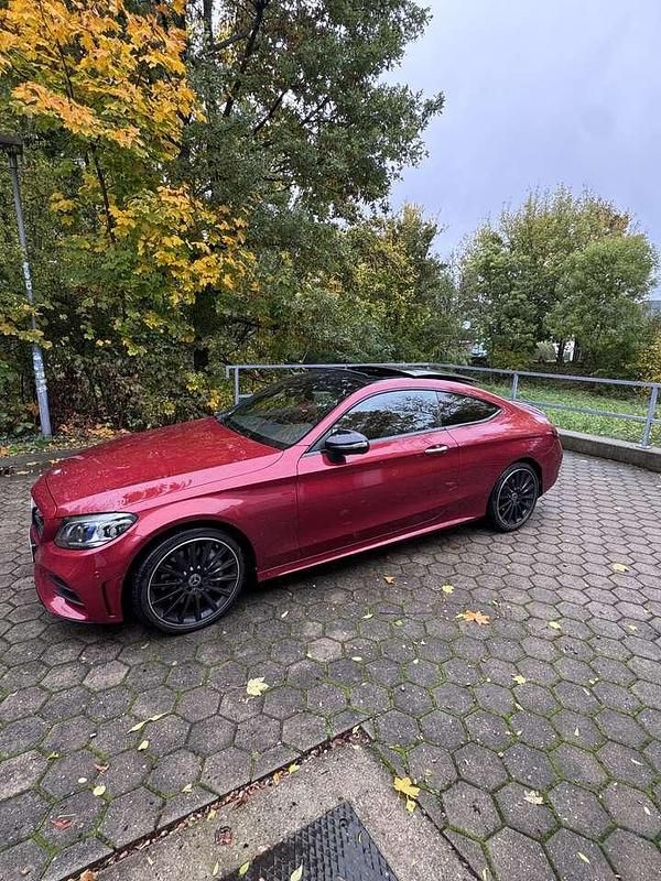 Gebraucht Mercedes C300 258 PS (189 kW) 2023 Rot Coupé