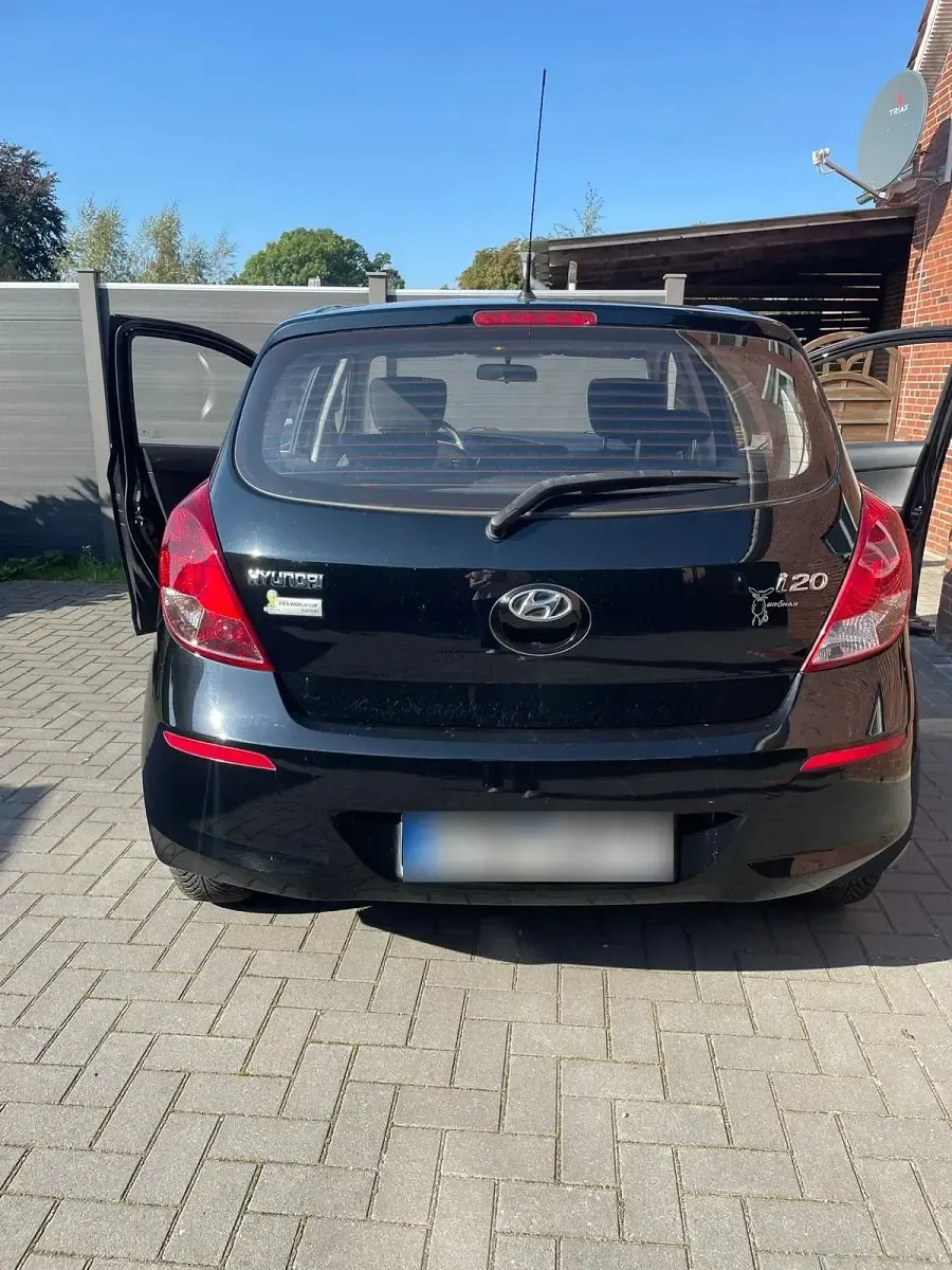 Gebraucht Hyundai i20 86 PS (63 kW) 2014 Schwarz Kleinwagen