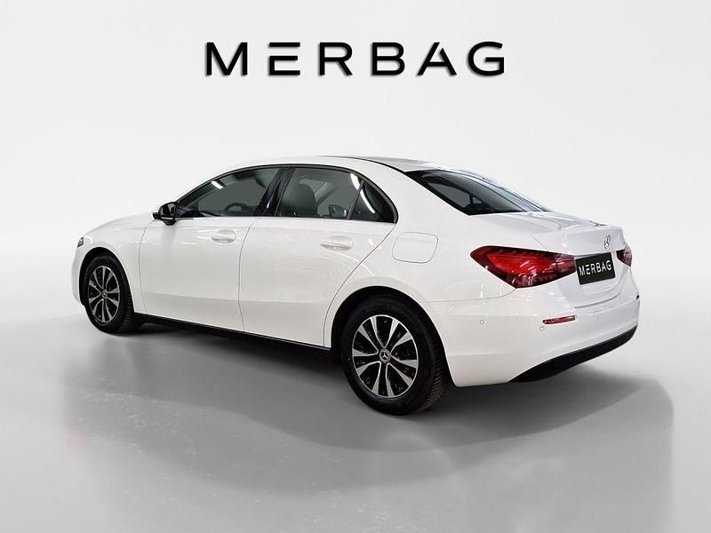 Gebraucht Mercedes A200 150 PS (110 kW) 2023 Weiß Limousine