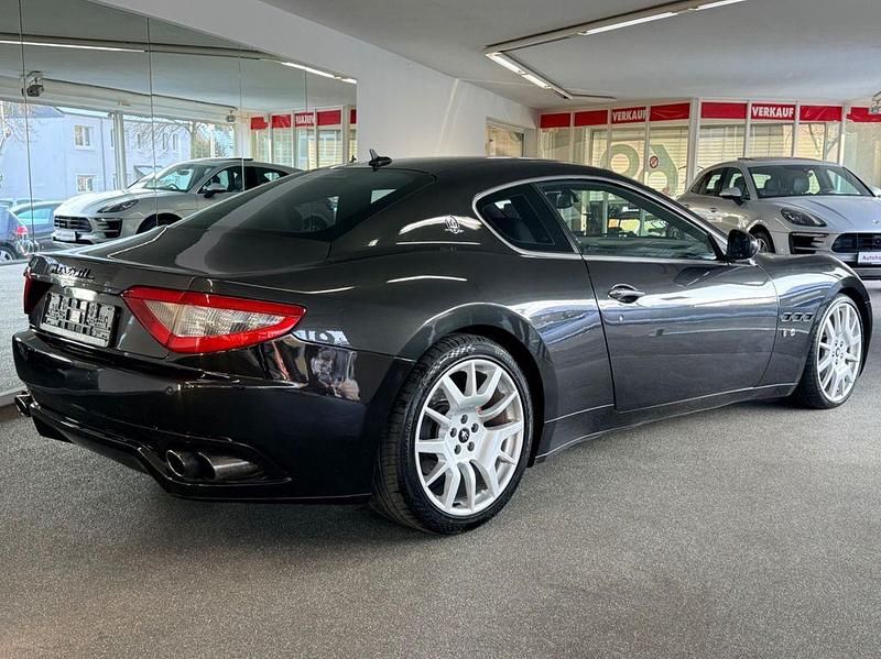 Gebraucht Maserati Granturismo 405 PS (297 kW) 2008 Schwarz (metallic) Coupé