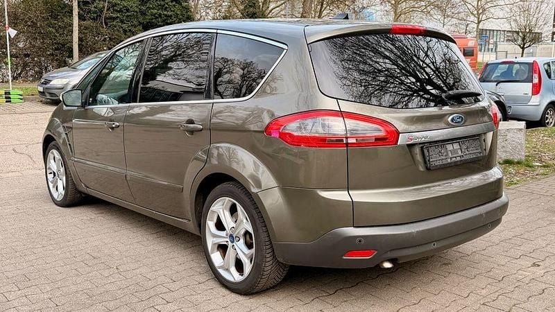 Gebraucht Ford S-MAX Titanium 136 PS (100 kW) 2011 Braun Van / Kleinbus