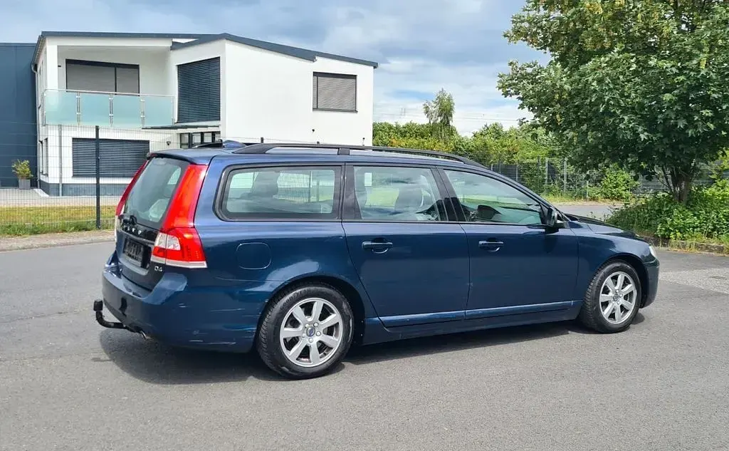 Gebraucht Volvo V70 Linje Svart 181 PS (133 kW) 2015 Blau Kombi
