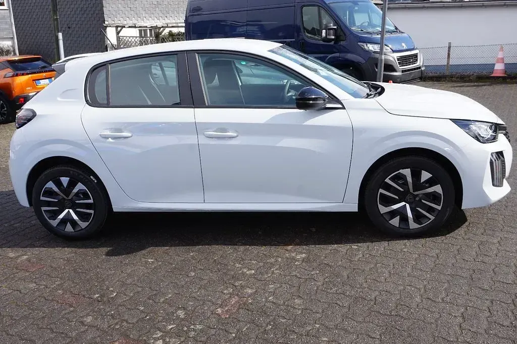 Neu Peugeot 208 Style 101 PS (74 kW) 2026 Weiß Kleinwagen
