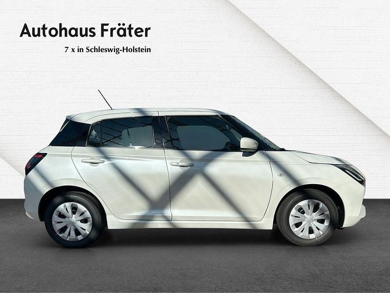 Neu Suzuki Swift Club 83 PS (61 kW) 2025 Weiß Kleinwagen