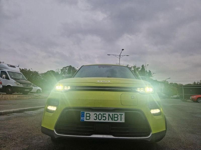 Grün Gebraucht 2021 Kia Soul EV Inspiration SUV | 19.999 € (Guter Preis) - Bild 1/4