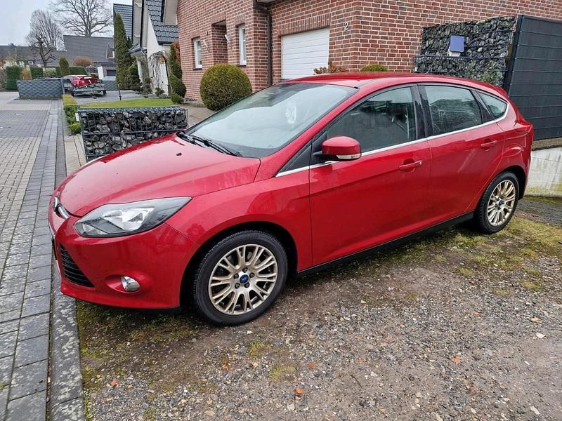 Gebraucht Ford Focus 150 PS (110 kW) 2011 Rot Kombi